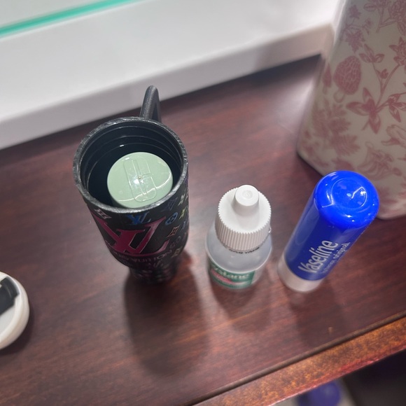 CUTE Tumbler Storage Keychain PLUS Good Girl Blush Perfume sample AND Bow Charm - Picture 12 of 15